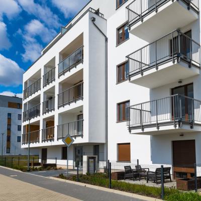 Cumpărarea unui apartament la ultimul etaj al blocului: 8 aspecte de care să ții cont