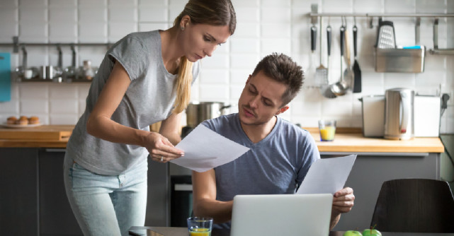 Printre temele sensibile ale cuplului: Cum să discuți problemele legate de bani cu partenerul tău