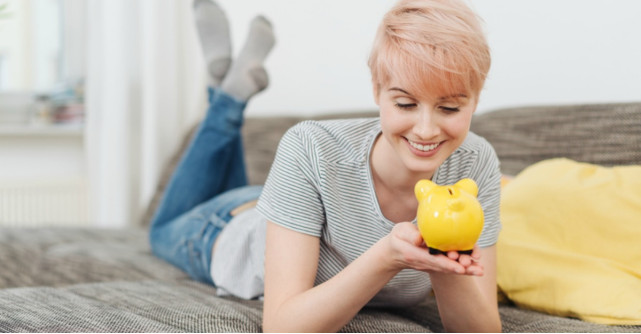 Cum să obții independența financiară fără să îți dai peste cap bugetul - 4 sfaturi utile