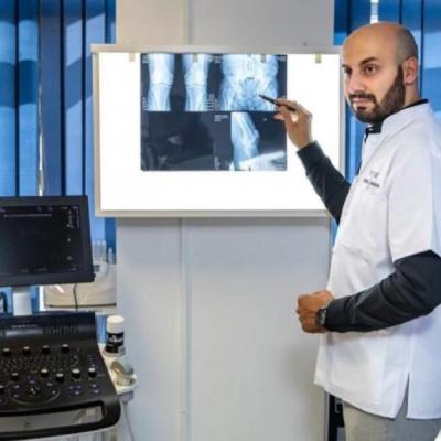 „Mi-a intrat frigul în oase”: Există vreo legătură între durerile de oase și frigul de afară?