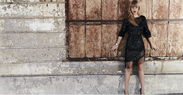 Rochii cu franjuri: o alegere inspirata pentru ocazii speciale