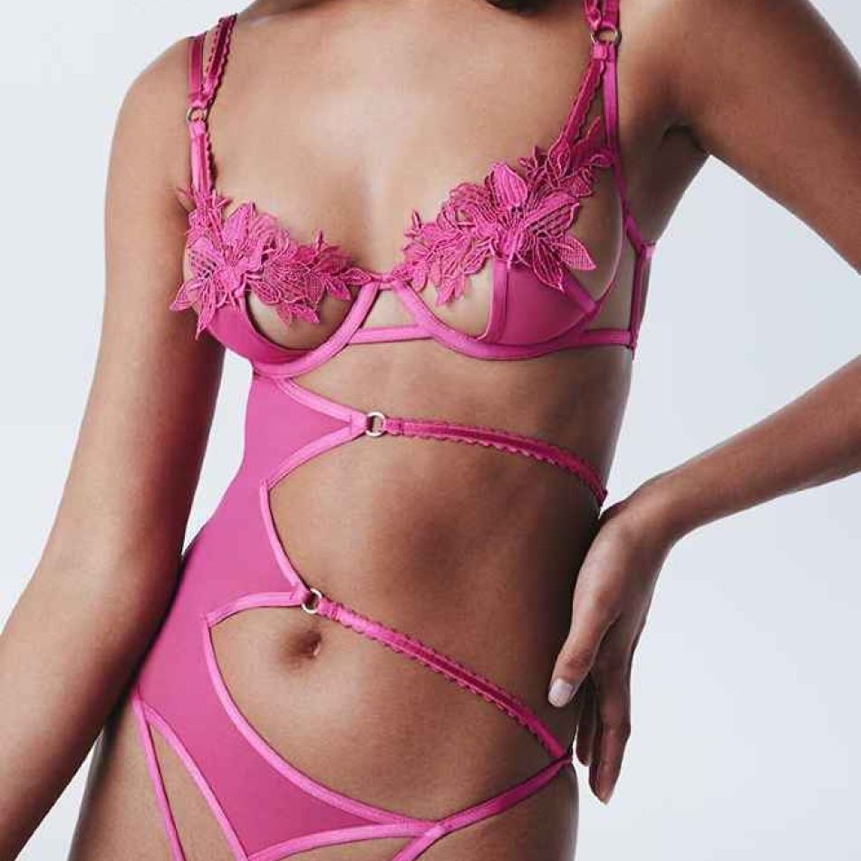 Eleganță și senzualitate: 20 de modele de lenjerie intimă  cu care să-ți surprinzi iubitul de Ziua Îndrăgostiților