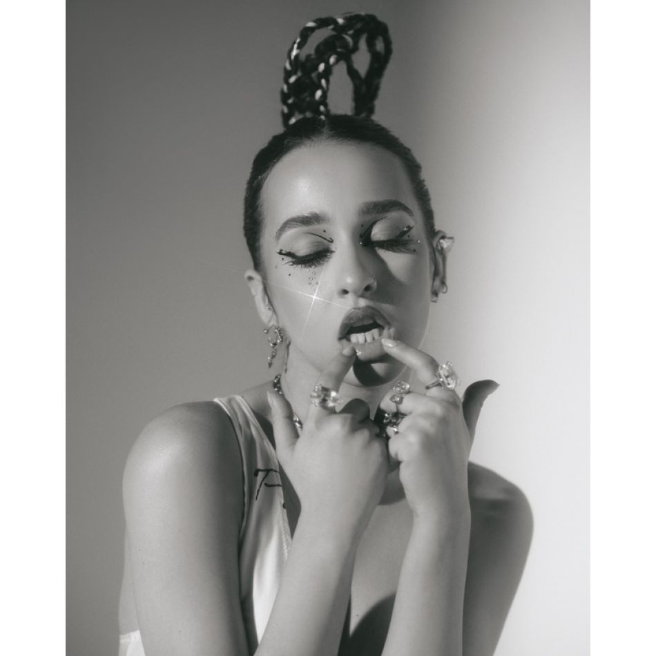 Interviu Holy Molly - Reinventarea unui artist spre drumul pe care îi este predestinat să pășească