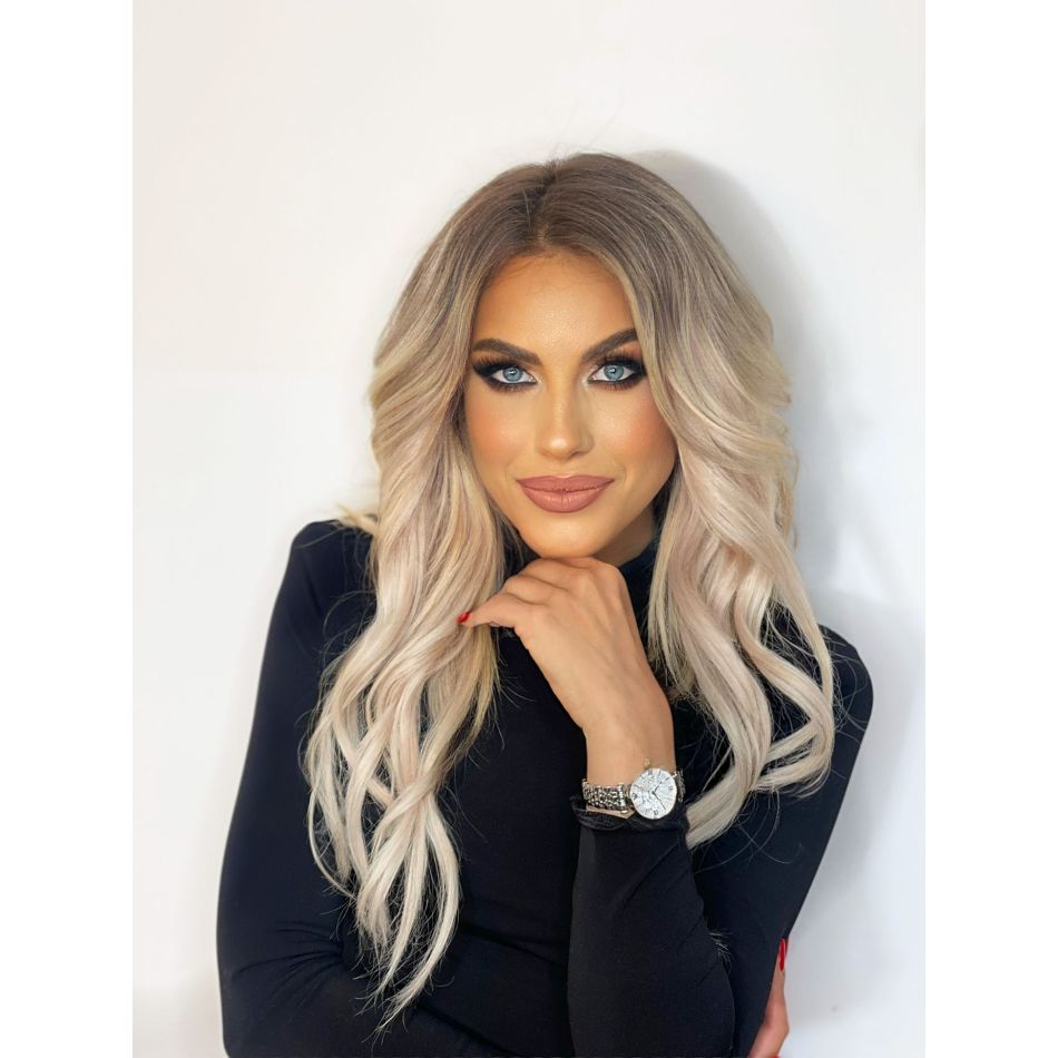 AMNA surprinde publicul cu un nou single și un look wow