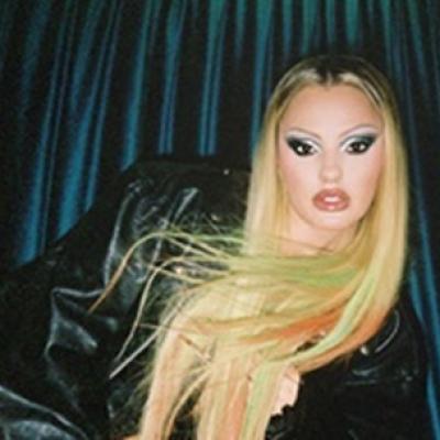 Alexandra Stan lansează albumul Rainbows