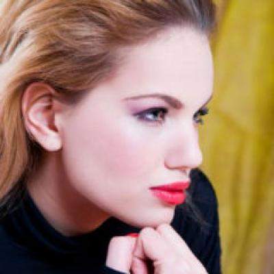 Practic: Poarta hainele de vara si in perioada rece