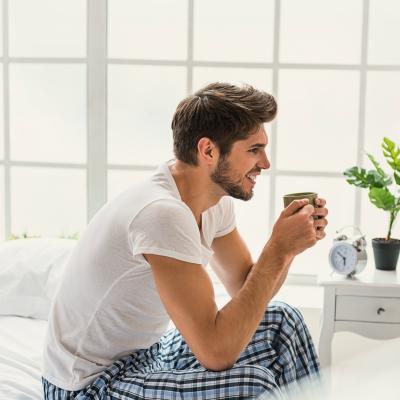 Pijamale de barbati: uite ce sa-i iei pentru leneveala in doi!