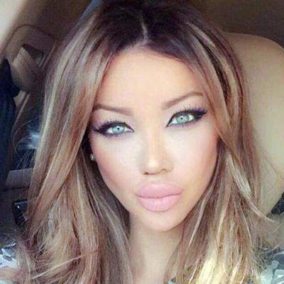 Bianca  Drăgușanu tună și fulgeră! Blondina este extrem de dezamăgită de cadourile ieftine pe care le-a primit de ziua sa