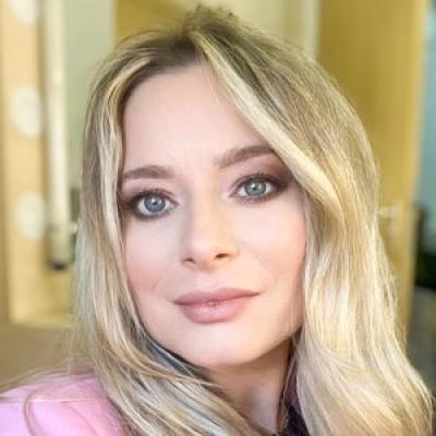 Laura Cosoi, probleme în viața de mămică. Cum se relaxează vedeta după situațiile dificile prin care trece în viața de familie?