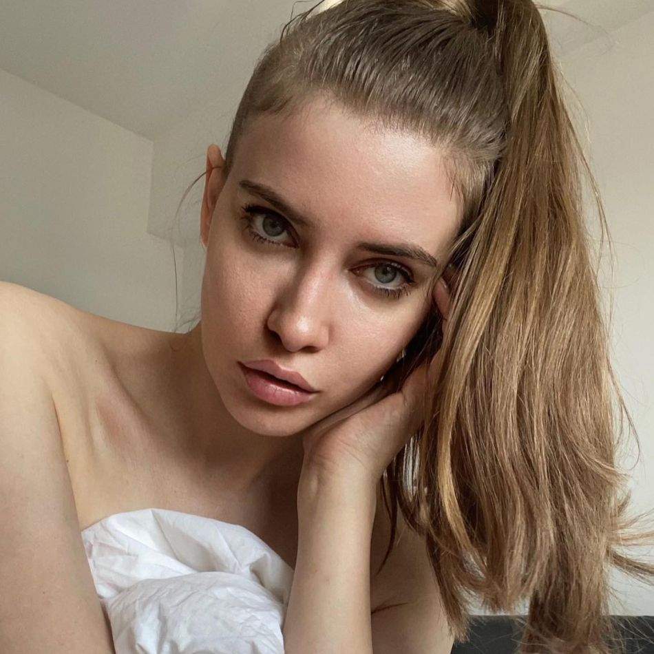 Iulia Albu îl contrazice pe Mihai Albu: Mikaela merge des la tatăl ei și chiar au fost într-o vacanță împreună...