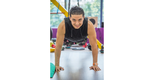 Brațe tonifiate în 3 săptămâni. Alexander Florescu îți recomandă 3 exerciții pentru brațe