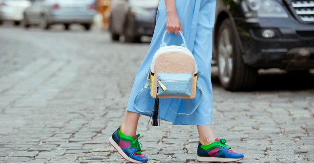 Pantalonii office evazati - simbol de eleganta