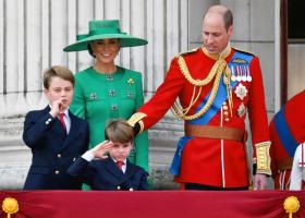 Prințul Louis a împlinit 8 ani. Zâmbetul din imaginile postate de Prințesa Kate a topit inimile fanilor