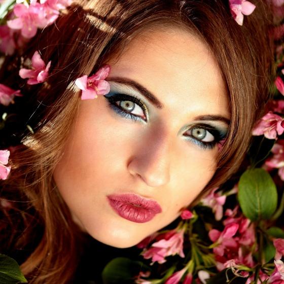 Trusa de machiaj: farduri de ochi metalice