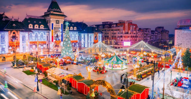 Mama lui Elon Musk, impresionată de Târgul de Crăciun de la Craiova. Ce postare a distribuit Maye Musk 