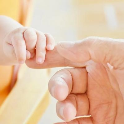 Pretenții absurde de părinți: Vrei să vezi bebelușul? Întâi trebuie să le faci curat în casă
