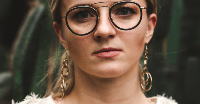 Cerceii masivi rotunzi sunt bijuteriile acestui sezon