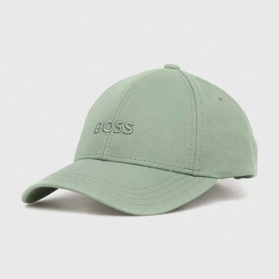 CHIC ȘI PROTEJATĂ DE SOARE CU 20 DE PĂLĂRII ȘI ȘEPCI