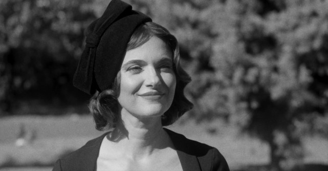 Alexandra Coman a lansat melodia 'Salutare, Bătrâne București'