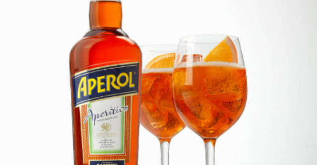 Aperol Spritz adauga savoare intalnirilor in doi