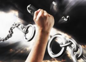 Dilemele lui Carmen: De ce scriem istoria in cerneala greselilor din trecut?