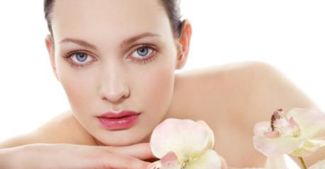 Microlifting cosmetic fara bisturiu - veninul de albine