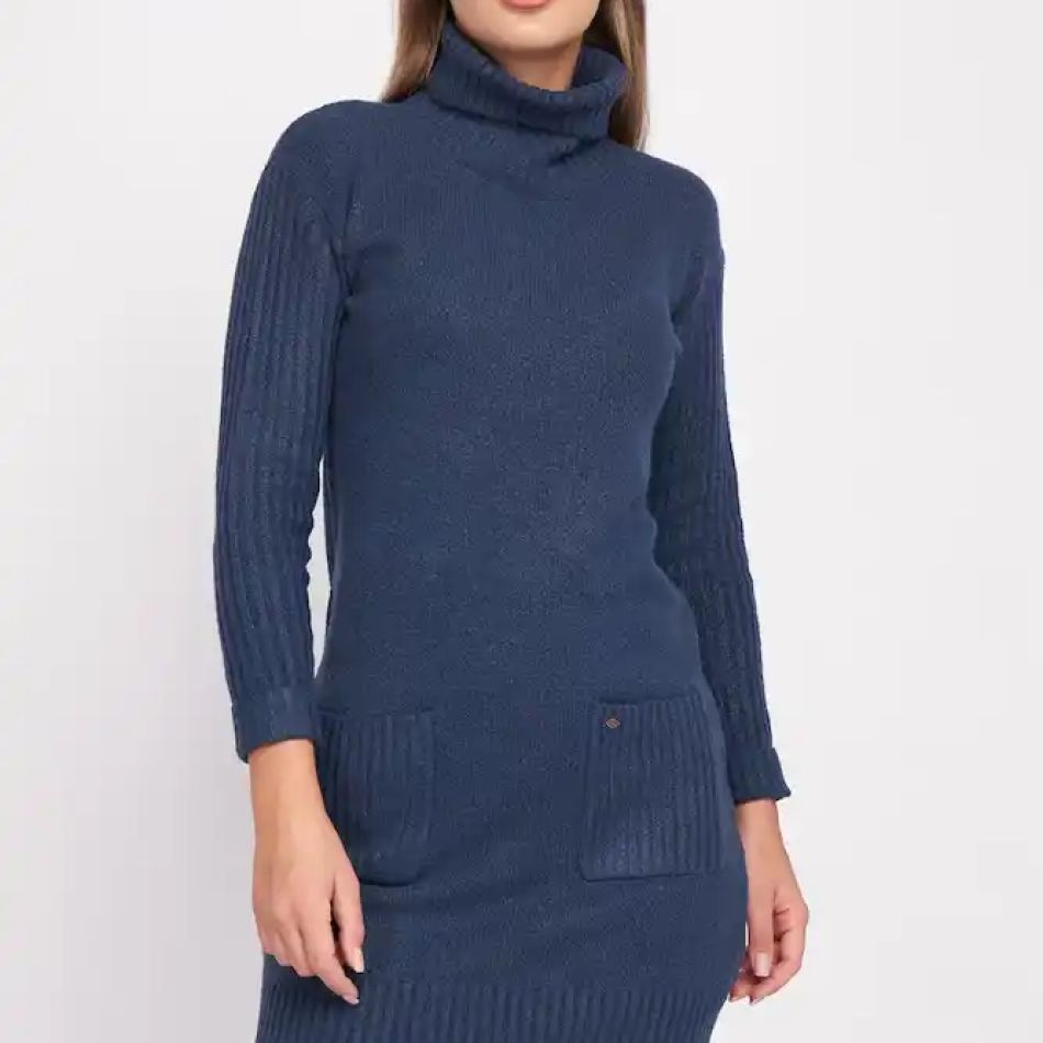 Bleumarin este NOUL negru! 20 de piese vestimentare pentru garderoba ta