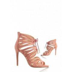 Sandale cu toc subtire si cu sistem de insiretare rafinat