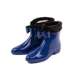 Cizme de cauciuc albastre, scurte, cu blana