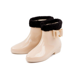 Cizme de cauciuc bej, scurte, cu blana