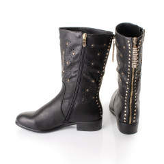 Cizme negre de toamna