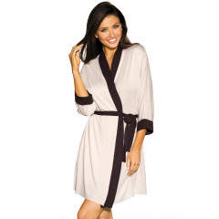 Halat de baie din material fin, roz cu margini negre