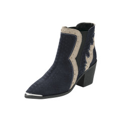 Botine cu croco print, nituri si element metalic