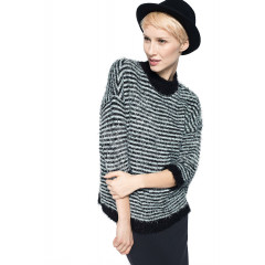 Pulover cu guler la jumatatea gatului, Jacqueline de Yong