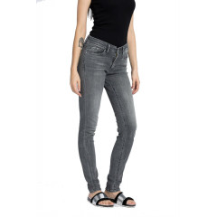 Blugi Levi's din denim spalacit