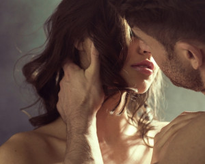 Un sarut si promisiunea unui inceput   