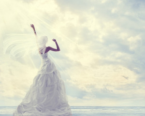 Te visezi invitata la o nunta sau imbracata in rochie de mireasa.