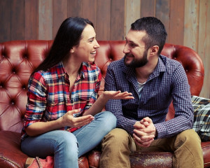 Discutam despre noi, despre viata, despre oameni, despre orice. 