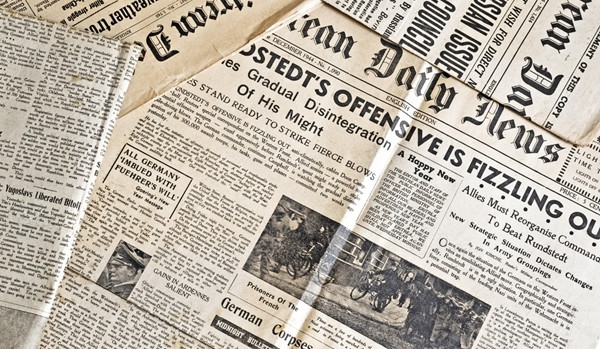 Intelesul cuvantului hebdomadar este...   