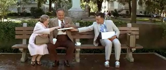 "Viata este ca o cutie cu bomboane de ciocolata." Din ce film face parte aceasta scena celebra?
