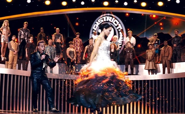 Eroina rebela a purtat aceasta rochie in...