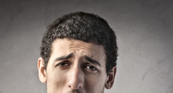 Barbatul din imagine este...