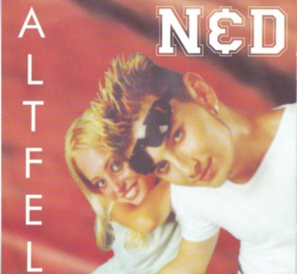 Haide, vino inapoi (inapoi) / Sa fim iar amandoi/ Vino la mine/ Vreau sa...