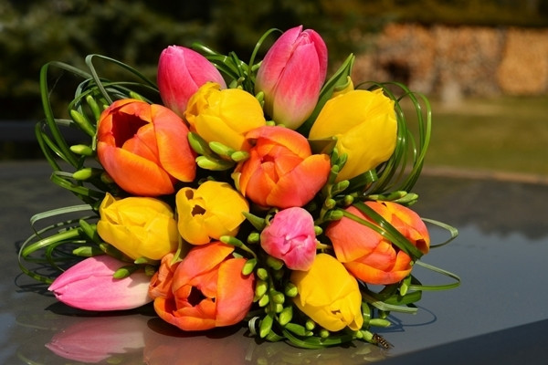 Cum se ofera corect un buchet de flori?