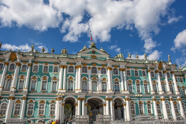 In ce oras poate fi vazut Palatul de Iarna?