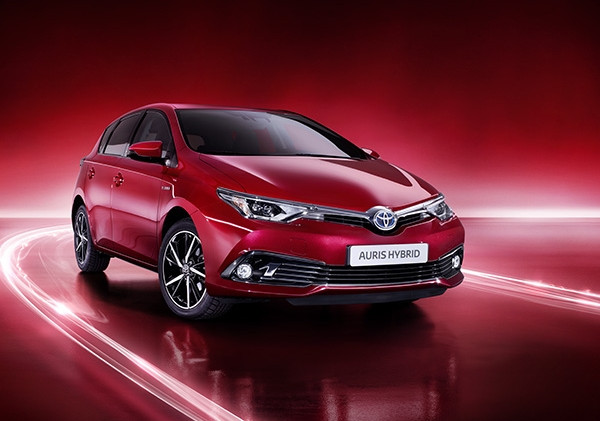 Toyota Hybrid are un consum de doua ori mai mic decat al vehiculelor conventionale