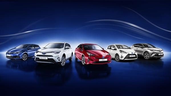 Toyota Hybrid parcurge maxim 50 km cu un plin.