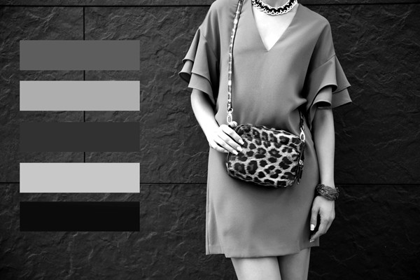 Ce culoare crezi are aceasta rochie de fapt?