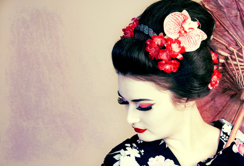 Adevarat sau Fals: Madam Butterfly, opera compusa de Puccini, este inspirata de cartea Dama cu camelii. 