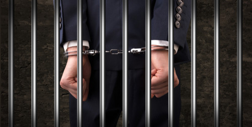 Ai face inchisoare in locul unei persoane dragi?